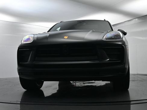 Certified 2026 Porsche Macan AWD/4WD image 46