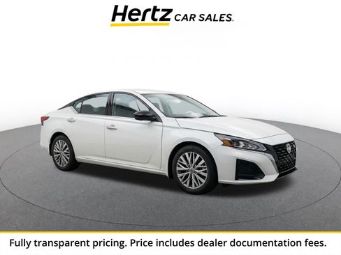 Used 2025 Nissan Altima 2.5 SV FWD image 1
