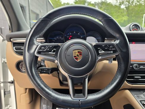 Certified 2020 Porsche Macan w/ Premium Package Plus AWD/4WD image 26
