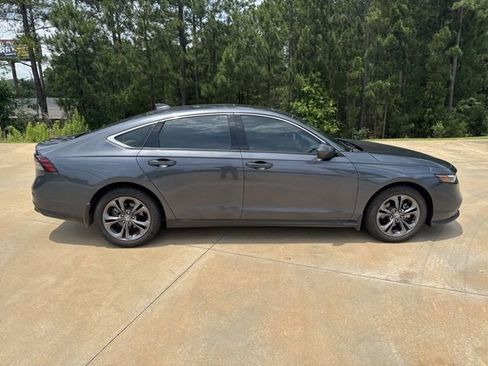 Used 2023 Honda Accord EX image 7