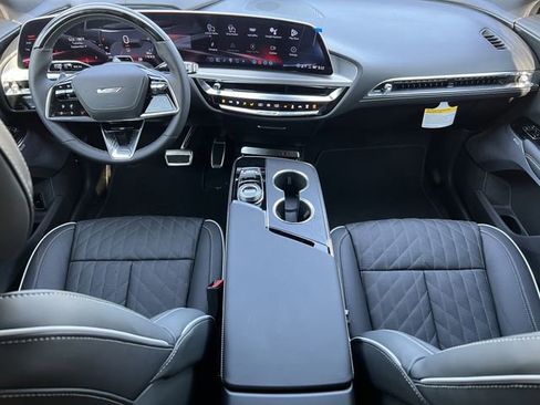 New 2026 Cadillac Lyriq V image 9