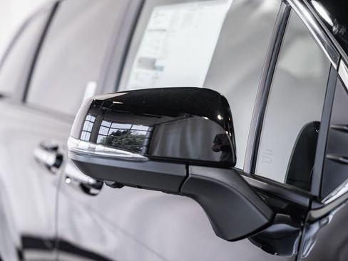 New 2026 Toyota Sienna Platinum image 16