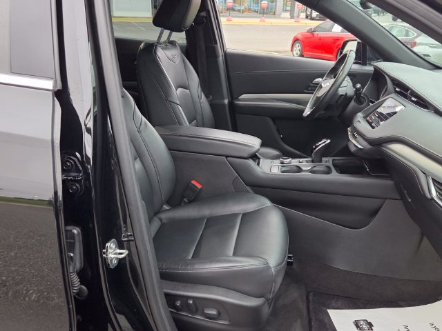 Used 2023 Cadillac XT4 Premium Luxury FWD image 16