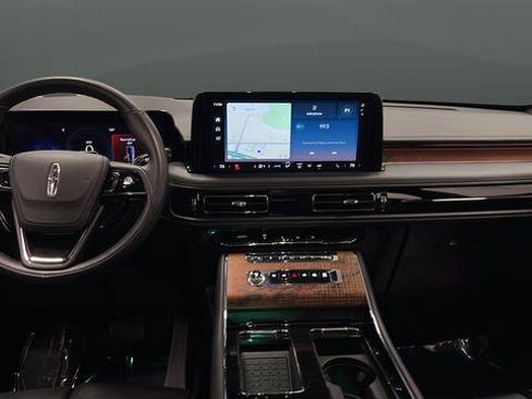 Used 2025 Lincoln Aviator Black Label w/ Jet Appearance Package AWD/4WD image 11
