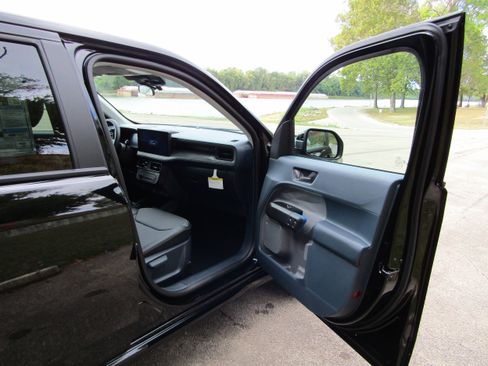 New 2025 Ford Maverick Lobo image 18