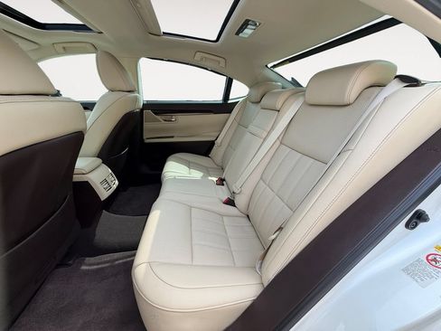 Used 2017 Lexus ES 350 w/ Ultra Luxury Package FWD image 15