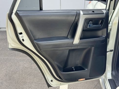 Used 2018 Toyota 4Runner Limited AWD/4WD image 40