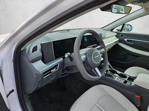 New 2026 Hyundai Sonata SE image 3