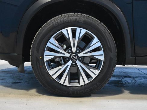 Certified 2023 Nissan Rogue SV image 22