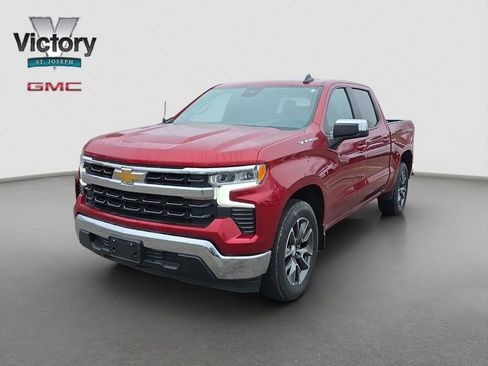 Used 2023 Chevrolet Silverado 1500 LT w/ Protection Package RWD image 3