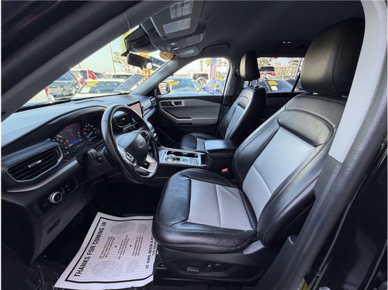 Used 2023 Ford Explorer XLT w/ Equipment Group 202A RWD image 19