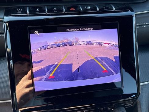 Used 2025 Jeep Grand Cherokee L Altitude image 3