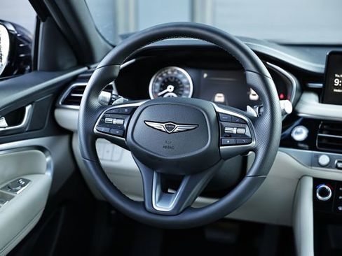 Used 2026 Genesis G70 2.5T image 25