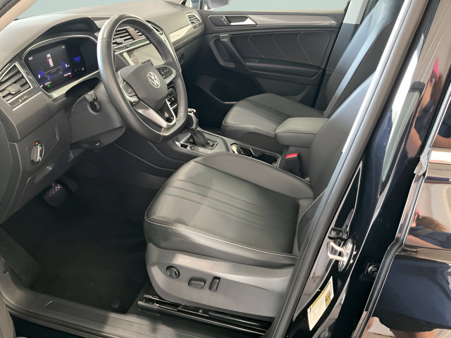 Used 2023 Volkswagen Tiguan SE FWD image 7