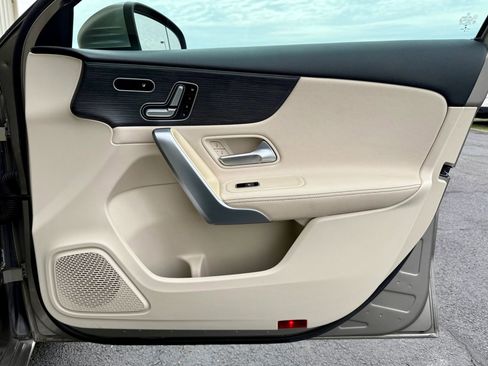 Used 2019 Mercedes-Benz A 220 4MATIC image 32