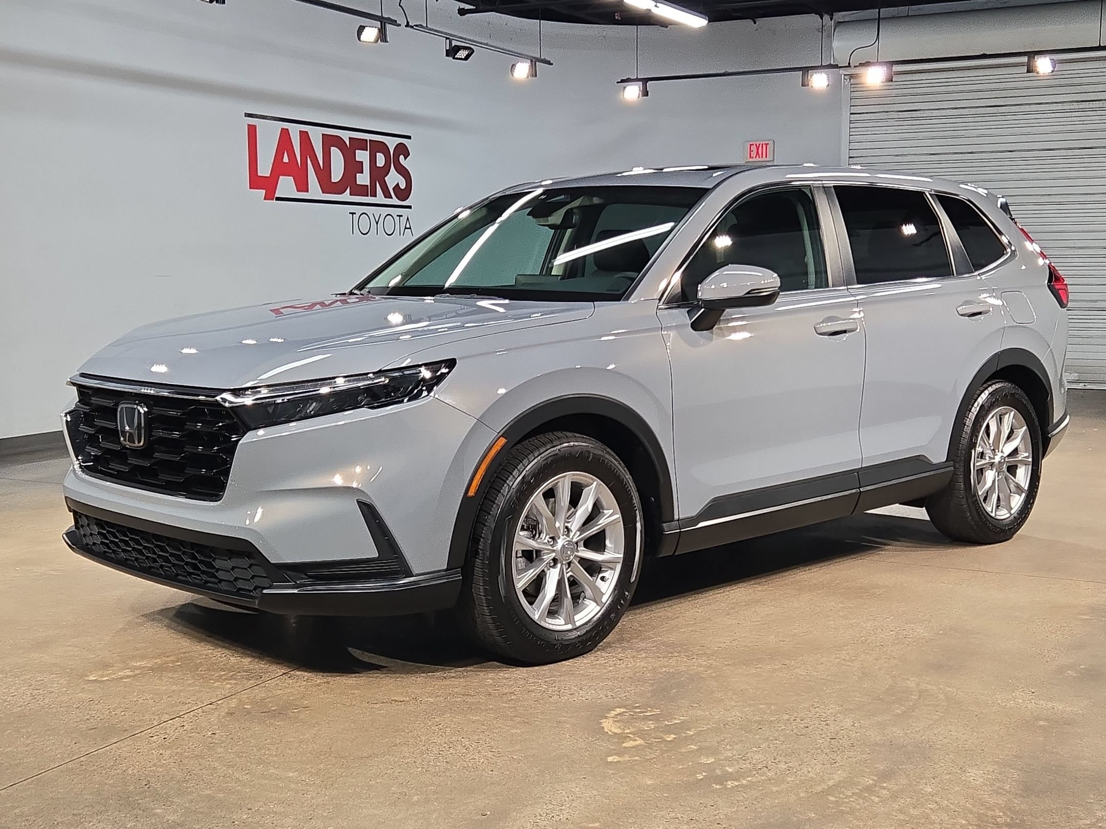 Used 2025 Honda CR-V EX image 3