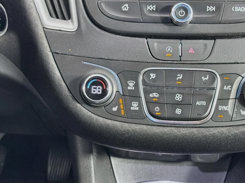 Used 2023 Chevrolet Malibu LT FWD image 18
