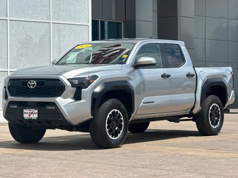 Used 2024 Toyota Tacoma TRD Off-Road AWD/4WD image 8