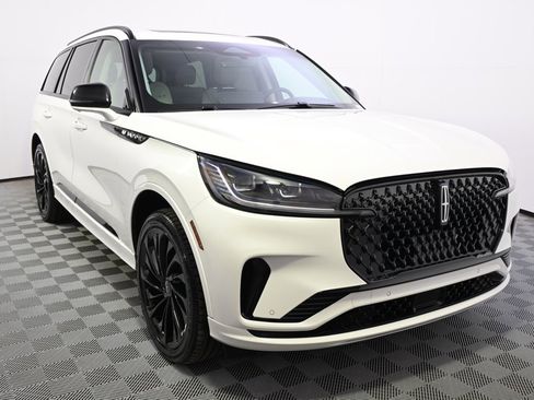 New 2025 Lincoln Aviator Reserve w/ Equipment Group 201A image 8