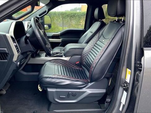 Used 2022 Ford F250 Lariat w/ Black Appearance Package image 9