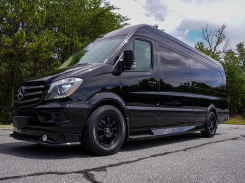 Used 2016 Mercedes-Benz Sprinter 2500 image 34