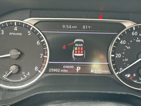 Used 2025 Nissan Pathfinder SV FWD image 23