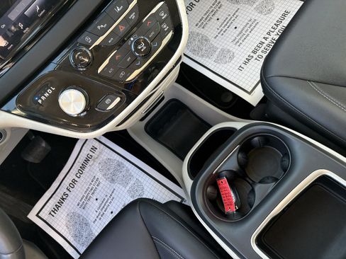 Used 2024 Chrysler Pacifica Touring-L FWD image 27