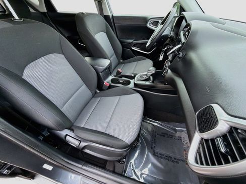 Used 2023 Kia Soul LX w/ LX Technology Package FWD image 14