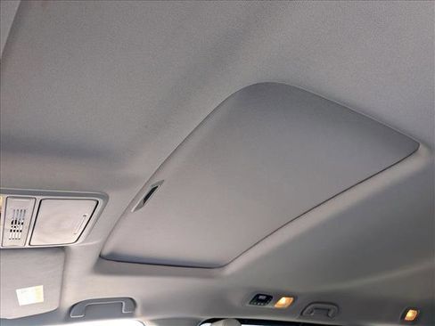 Used 2024 Honda Odyssey EX-L image 16