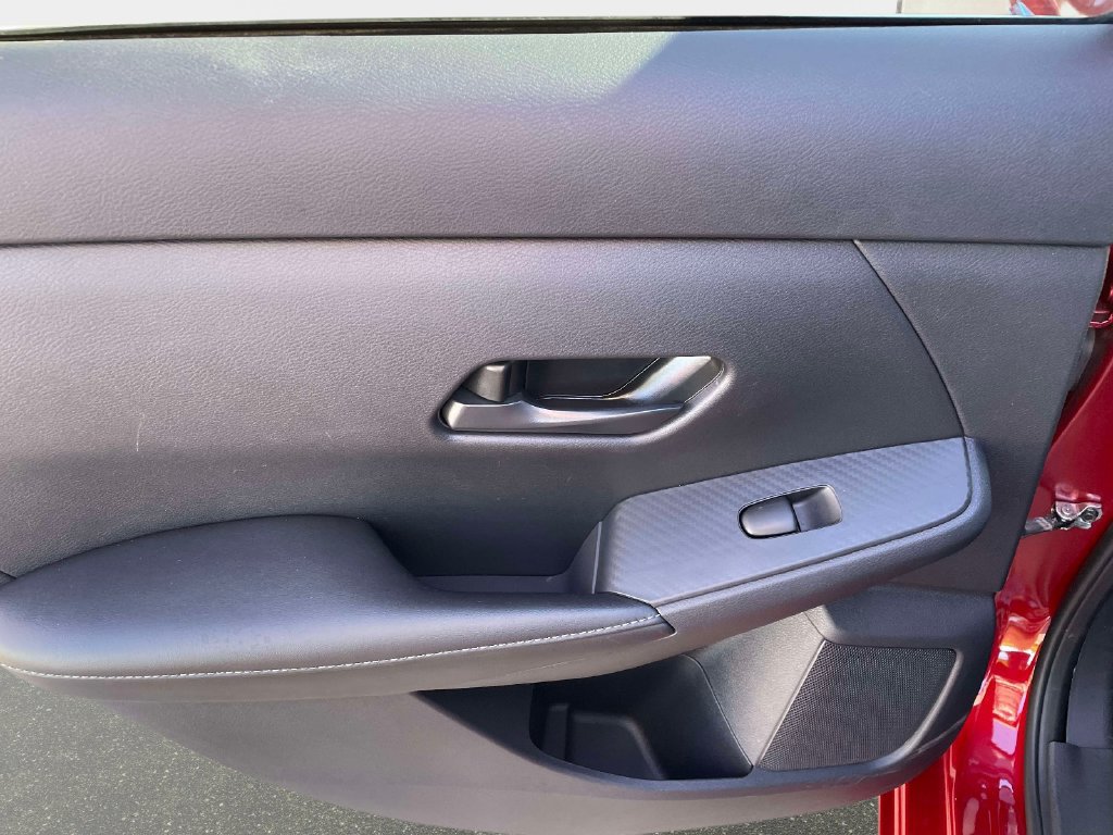 Used 2025 Nissan Sentra SV FWD image 15