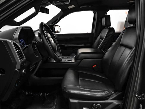 Used 2019 Ford Expedition XLT w/ Equipment Group 202A RWD image 31