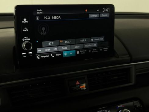 Used 2025 Honda Pilot Touring image 18
