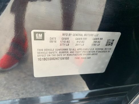 Used 2017 Chevrolet Cruze LS FWD image 28
