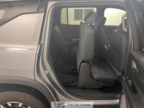 Used 2024 Chevrolet Traverse Z71 AWD/4WD image 37