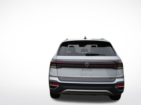 New 2026 Volkswagen Taos SE AWD/4WD image 8