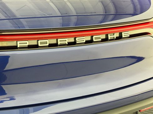 Certified 2026 Porsche Macan AWD/4WD image 26