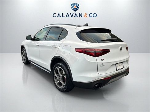 Used 2022 Alfa Romeo Stelvio Ti image 5