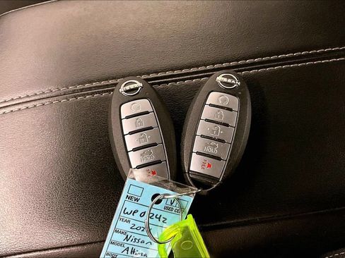 Used 2024 Nissan Altima 2.5 SV AWD/4WD image 33