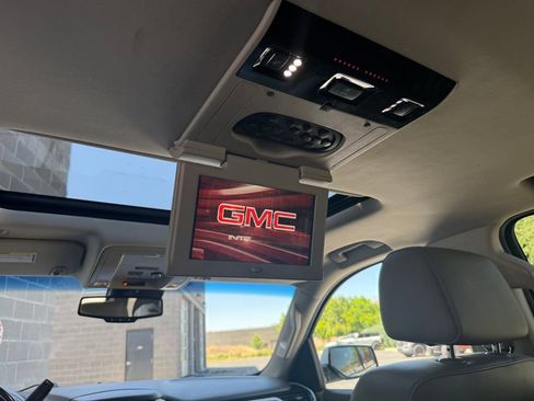 Used 2015 GMC Yukon XL SLT w/ Open Road Package AWD/4WD image 40