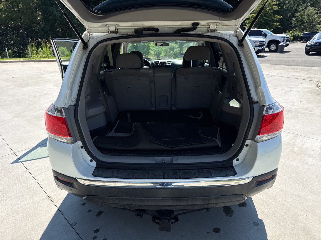Used 2012 Toyota Highlander 4WD w/ Tech Pkg image 31