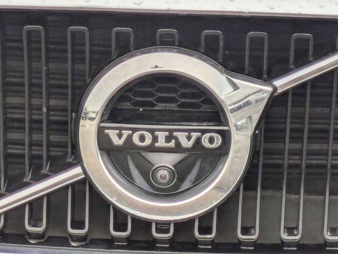 Used 2017 Volvo S90 T6 Momentum w/ Vision Package image 11