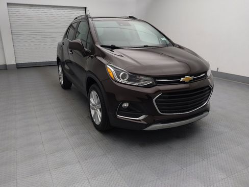 Used 2020 Chevrolet Trax Premier AWD/4WD image 14