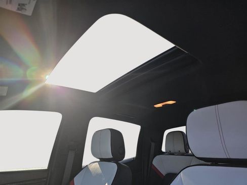 Used 2024 GMC Canyon AT4X image 2