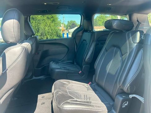 Used 2026 Chrysler Pacifica Select FWD image 14