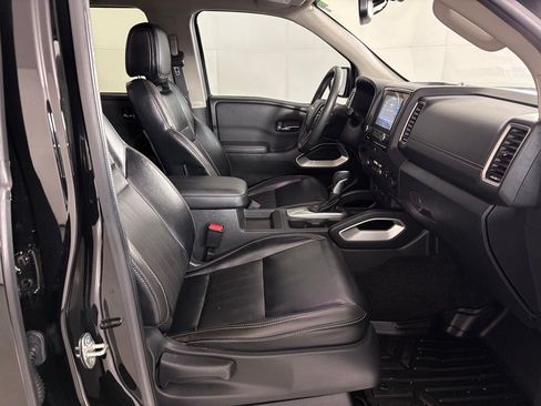 Used 2022 Nissan Frontier SV w/ SV Premium Package RWD image 43