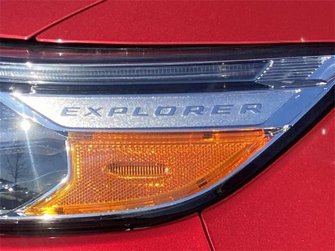 Certified 2022 Ford Explorer XLT w/ Equipment Group 202A image 13