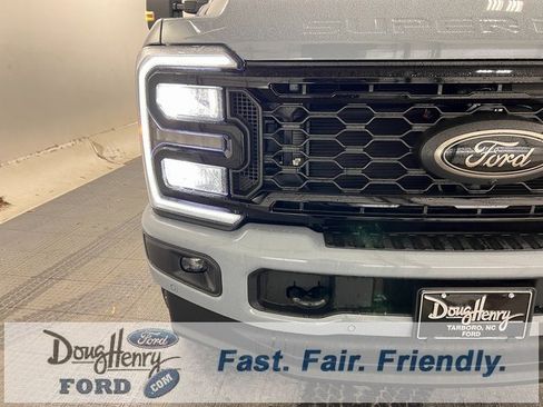 New 2026 Ford F250 Lariat w/ Black Appearance Package image 9