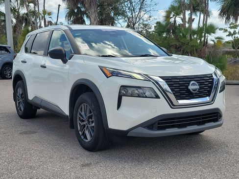 Used 2022 Nissan Rogue S image 32