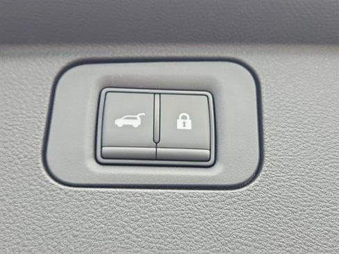 New 2025 Nissan Armada SL w/ Captain's Chari Seat Package image 15