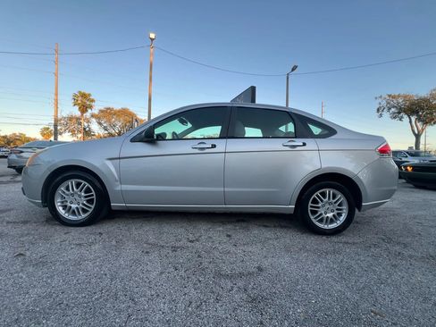 Used 2011 Ford Focus SE w/ 201A Rapid Spec Order Code image 4